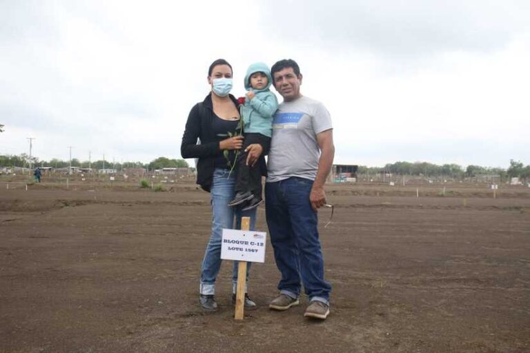 Entregan 209 lotes de terrenos en Villa Esperanza, Managua
