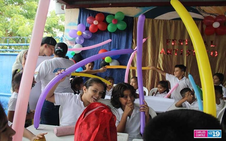 Diversión y sorpresas para los estudiantes del Colegio Público 1ro de Junio