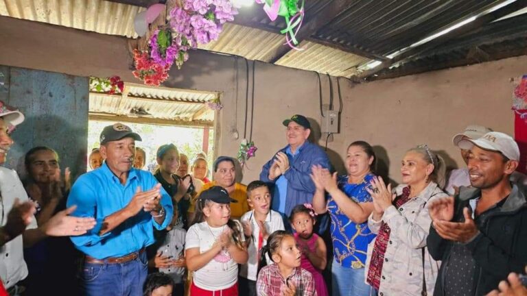 Inauguran proyecto de electrificación en Estelí