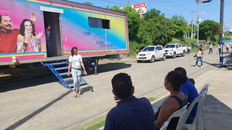 Familias del barrio Ricardo Morales Avilés reciben atención médica