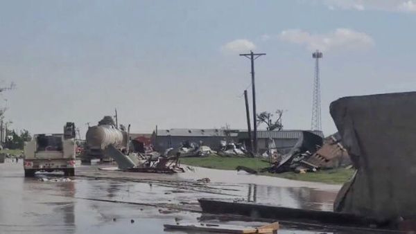 Tornado en EEUU deja un saldo de tres muertos y 100 heridos