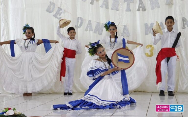 Inicia Festival de Danzas Folklóricas