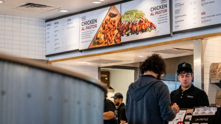 Usan un falso sacerdote para que el personal admitiera sus “pecados”