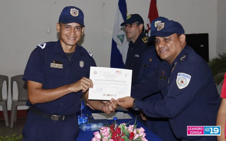 Bomberos finalizan Curso de Manejo de Incidentes en Vehículos Híbridos o Eléctricos