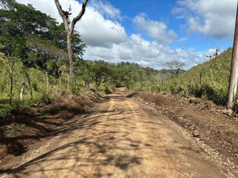 Comunidad San José de las Vegas cuentan con mejores caminos rurales