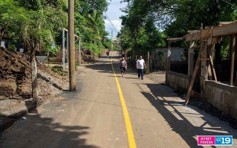 Familias de Las Jagüitas inauguran 8 cuadras nuevas