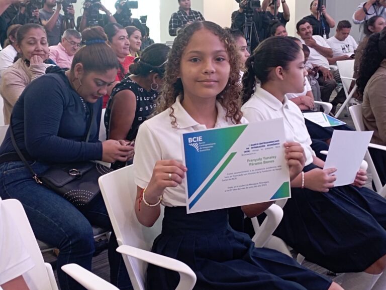 BCIE otorga 50 becas económicas a estudiantes de Nicaragua