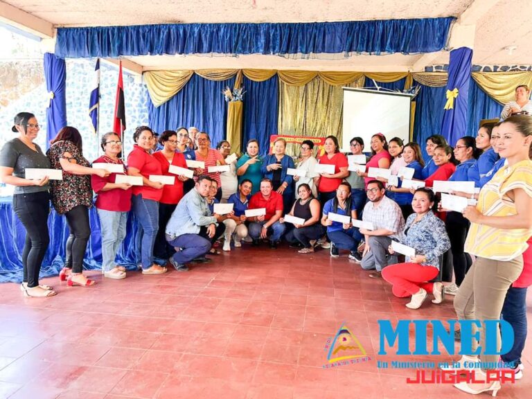 Entregan bonos a 560 docentes del municipio de Juigalpa
