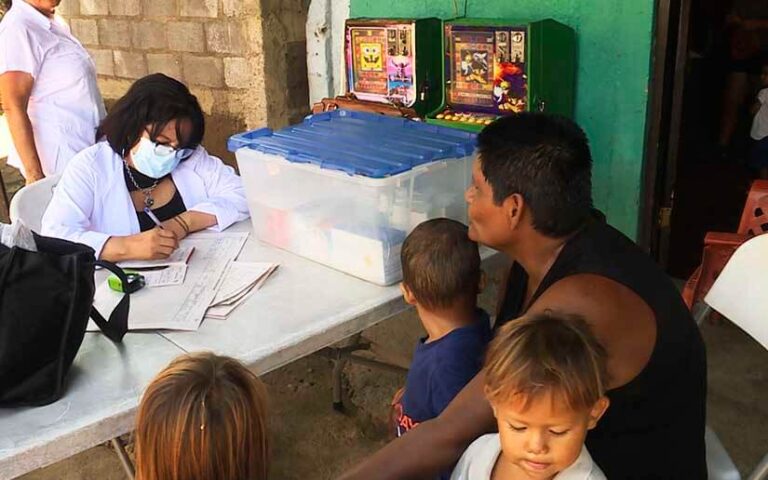 Realizan jornada médica en el barrio Santa Ana Norte