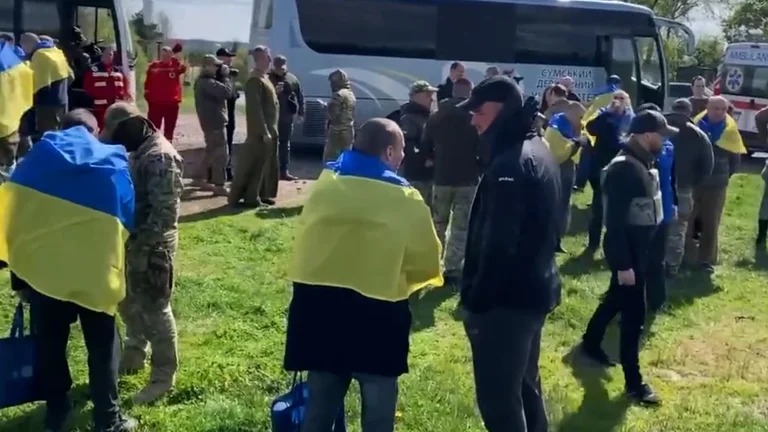 Liberan a 45 militares rusos del cautiverio ucraniano