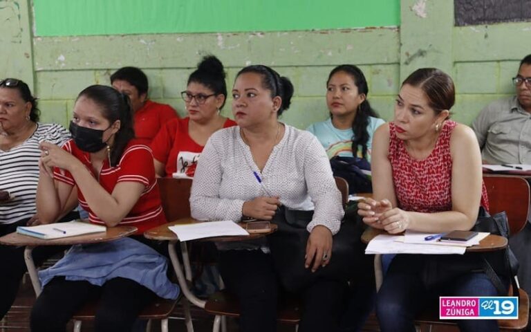 Más de 500 docentes participan en encuentro pedagógico