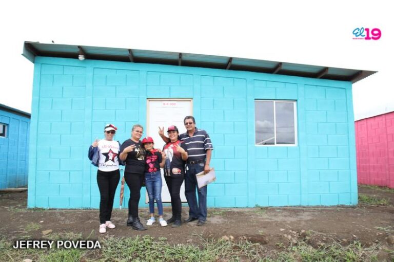 Entregan 272 viviendas en Managua