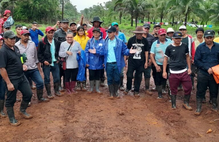 Inauguran dos caminos que conectan con carretera en Bluefields
