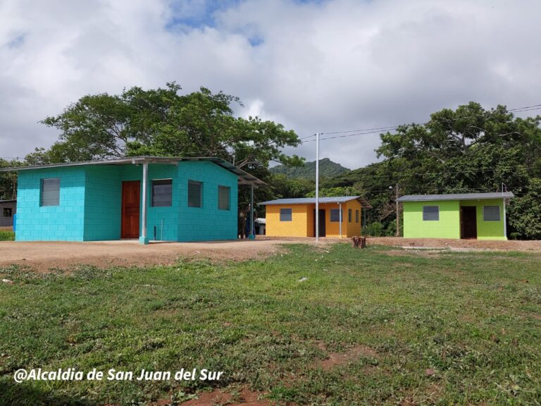 Familias de San Juan del Sur reciben las llaves de sus nuevas viviendas