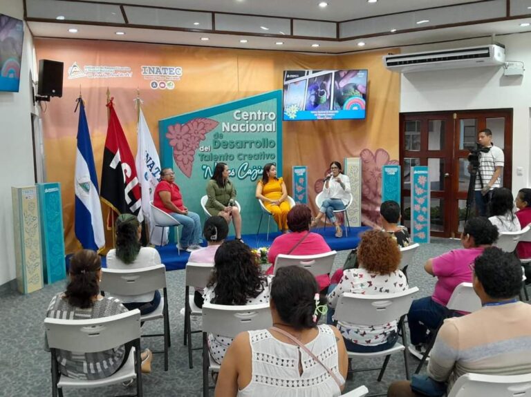 Desarrollan foro “Mujeres Emprendedoras, Creativas y Victoriosas”