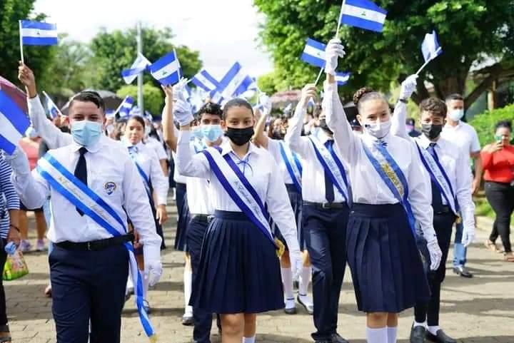 Desfiles escolares se iniciarán a partir del 19 de agosto