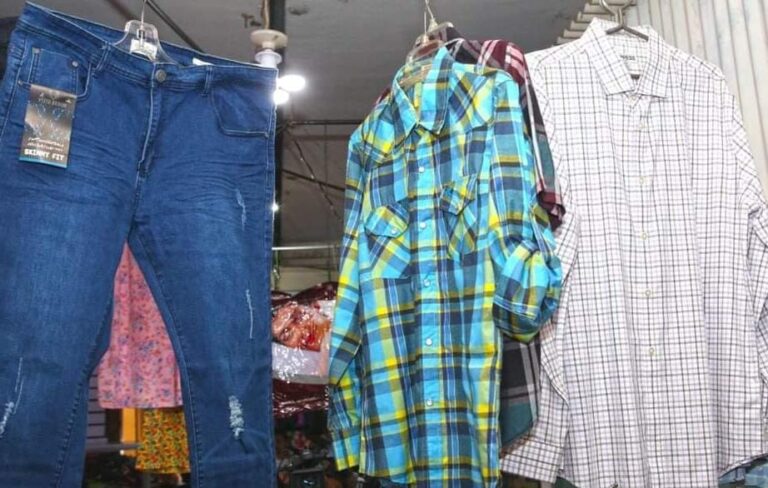 Comerciantes del mercado Roberto Huembes ofertan atuendos para fiestas agostinas