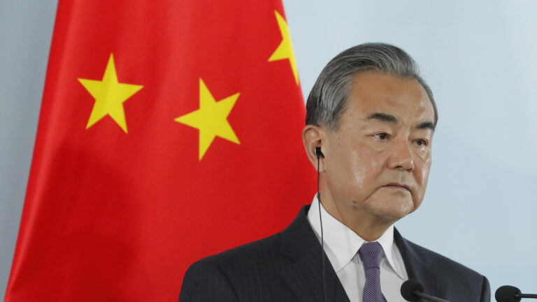 Nombran a Wang Yi como el nuevo Ministro de Asuntos Exteriores de China