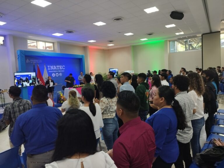 Entregan reconocimientos a estudiantes destacados de los Centros Tecnológicos