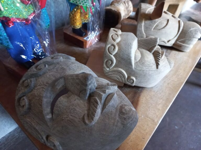 Familias de Diriamba salvaguardan las tradiciones con el tallado de máscaras de los bailes