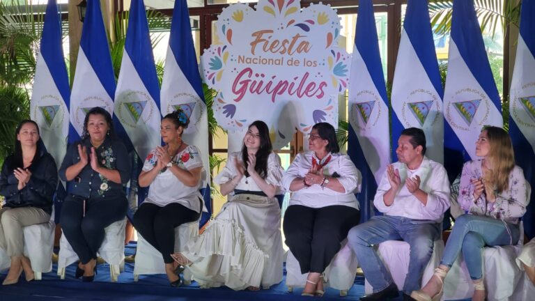Lanzan plan de estrategia de la Fiesta Nacional de los Güipiles 