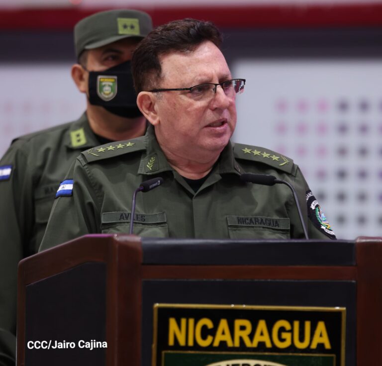 Jefe del Ejército destaca trabajo de la Fuerza Aérea