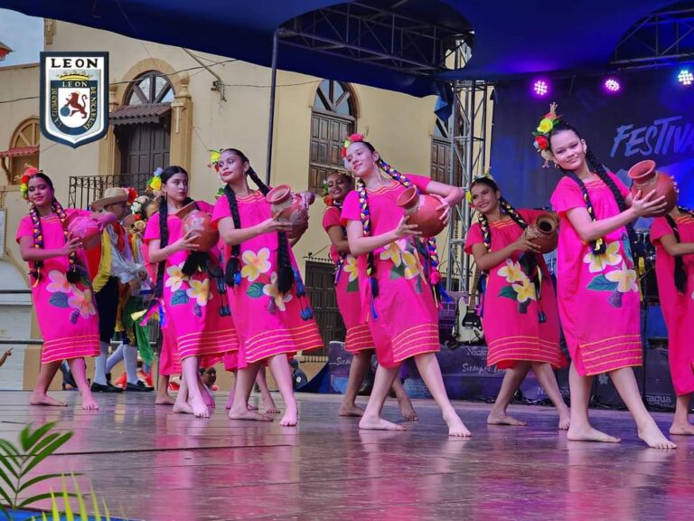 Concluye el VIII Festival Azul Darío en León