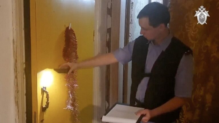 Escapa de la casa donde un maníaco sexual la retuvo 14 años