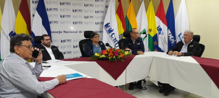 UNI firma convenio con compañía azucarera