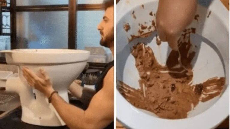 Heladería entrega sus alimentos en una taza de baño