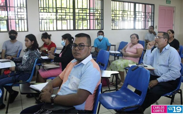 Brigadistas inician curso de Autocuidado del paciente con VIH