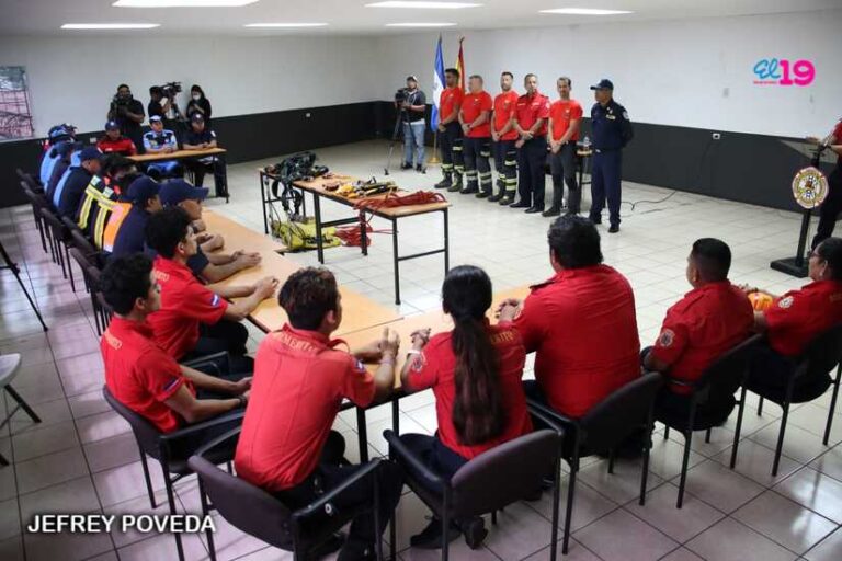 Bomberos inician capacitación
