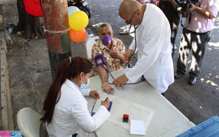 Atención médica llega hasta las familias del barrio Cuba