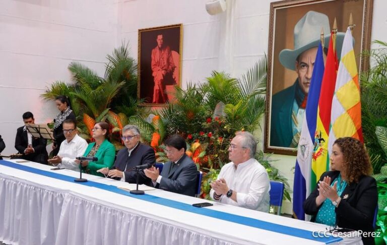 Bolivia celebra 198 años de su independencia del Estado Plurinacional