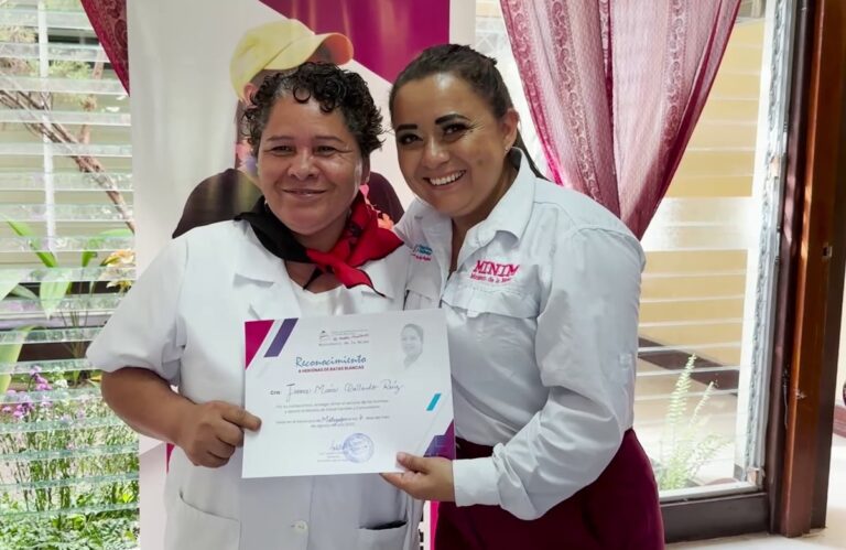 Entregan reconocimiento a trabajadores de la salud de Matagalpa