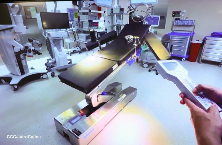 Lanzan sistema para procedimientos en cirugía de columna y procedimientos neuroquirúrgicos