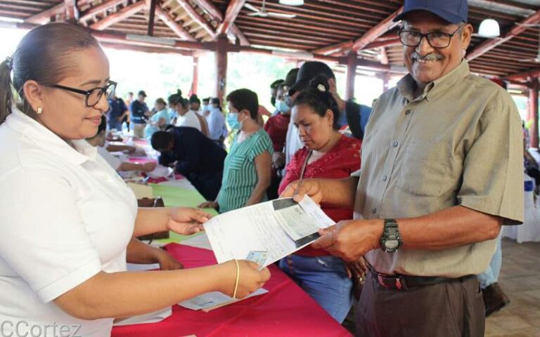 Capacitan a protagonistas del programa Adelante en Nandaime