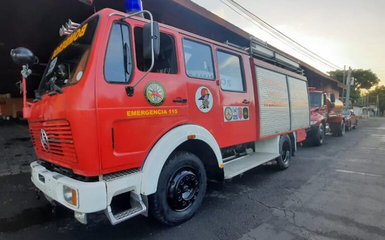 Trasladan dos unidades de bomberos hacia Matiguas