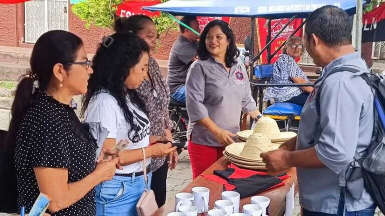 MEFCCA realiza feria en saludo al 43 Aniversario de la Cruzada de Alfabetización