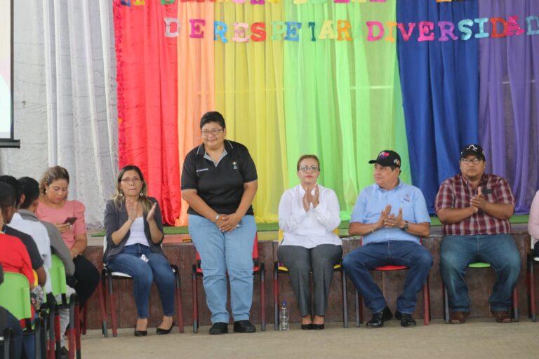 Presentan en el Triángulo Minero la Cartilla Diversidad Digna