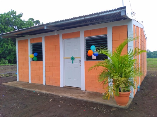 Entregan más viviendas dignas en Río Blanco