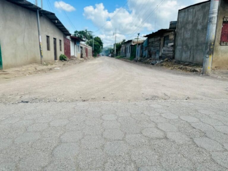 Rehabilitan calles en cuatro barrios de Estelí