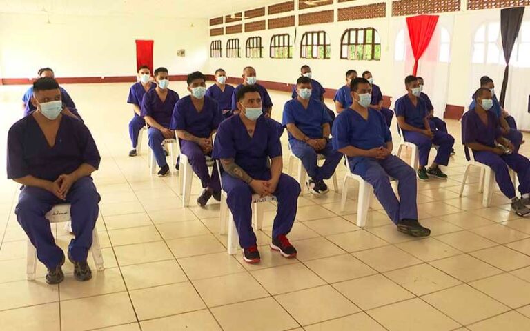 Privados de libertad inician curso de barbería y corte de cabello