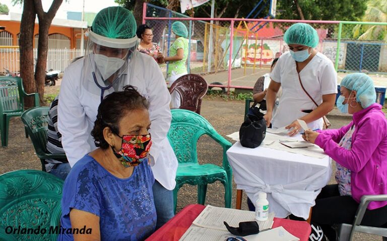 Atienden a más de 200 pacientes en Jornada de Salud en Muy Muy