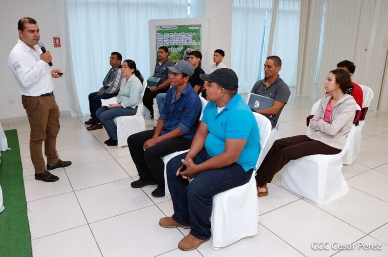 Capacitan a productores sobre Tecnología Alternativa ante el Cambio Climático