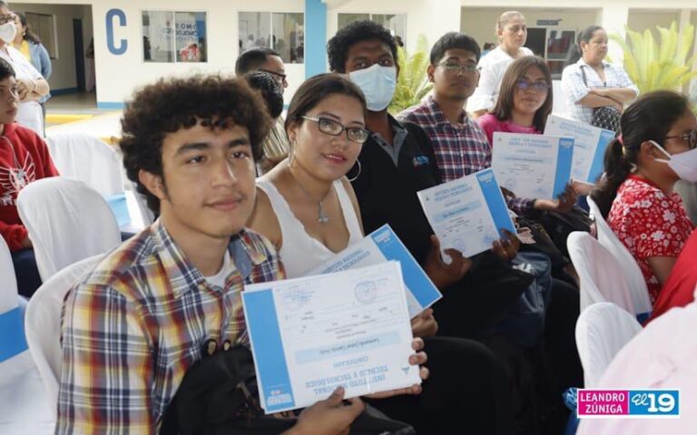 Centro Cultural y Politécnico José Coronel Urtecho realiza segunda graduación