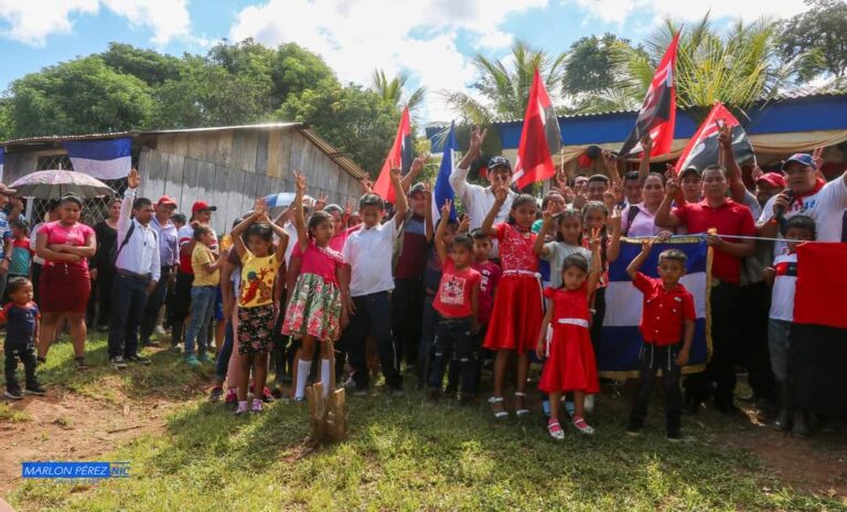 Inauguran obras de mejoras en un centro escolar en la comunidad La Pimienta, Siuna