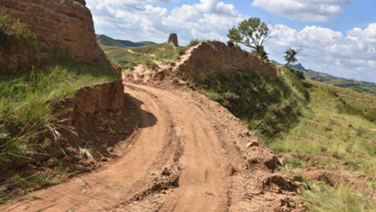 Detienen a 2 personas en China por destruir una sección de la Gran Muralla