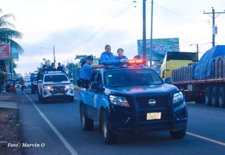 Realizan dianas en celebración del 44 Aniversario de Fundación de la Policía Nacional