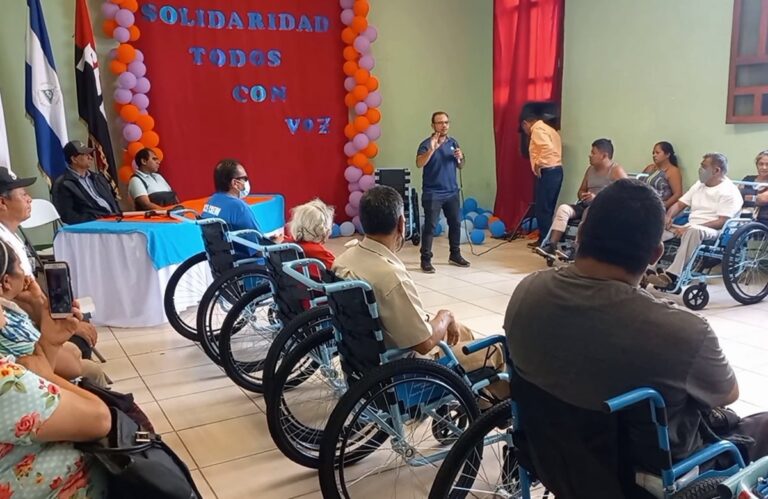 Entregan 30 sillas de ruedas a protagonistas del Programa Todos Con Vos en Carazo